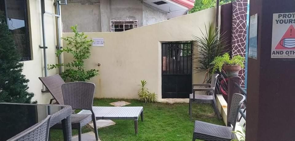 Melronz Inn Oslob Exterior photo
